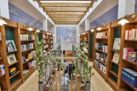 bibliothek-as17-587648-1600px.jpg